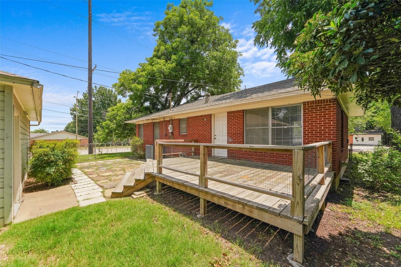 2829 Tolosa Dr - Photo 5 of 16