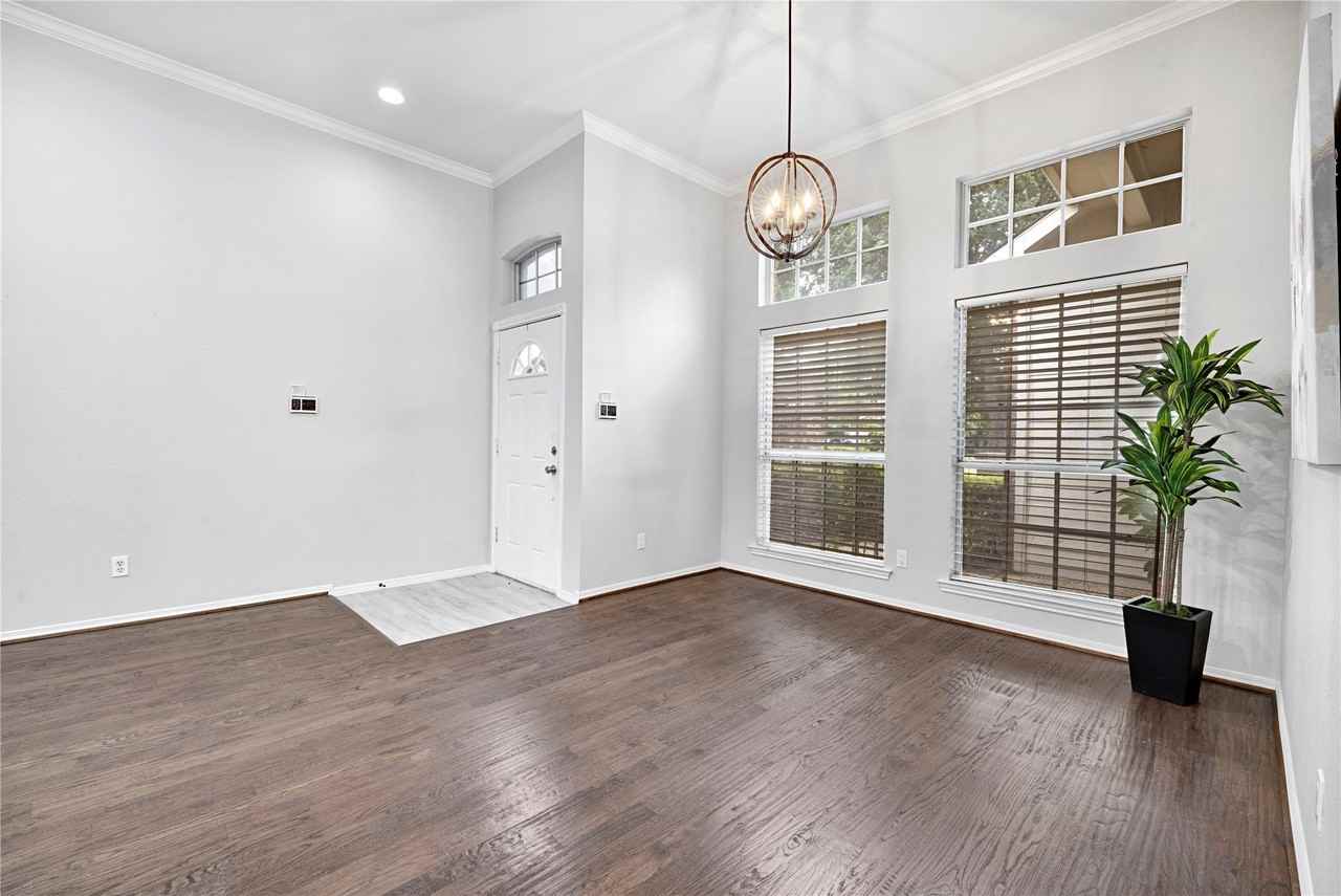 3116 Silver Springs Ln - Photo 2 of 19