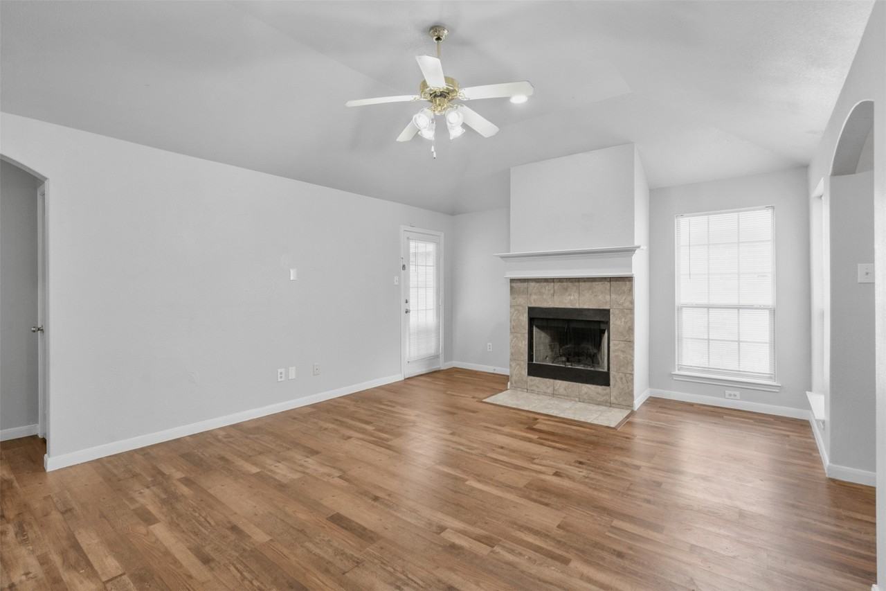 9212 Coral Ln - Photo 5 of 19
