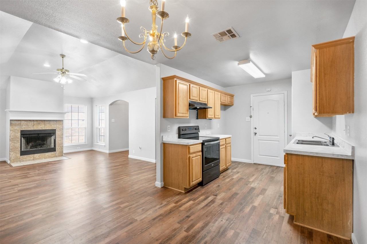 9212 Coral Ln - Photo 7 of 19