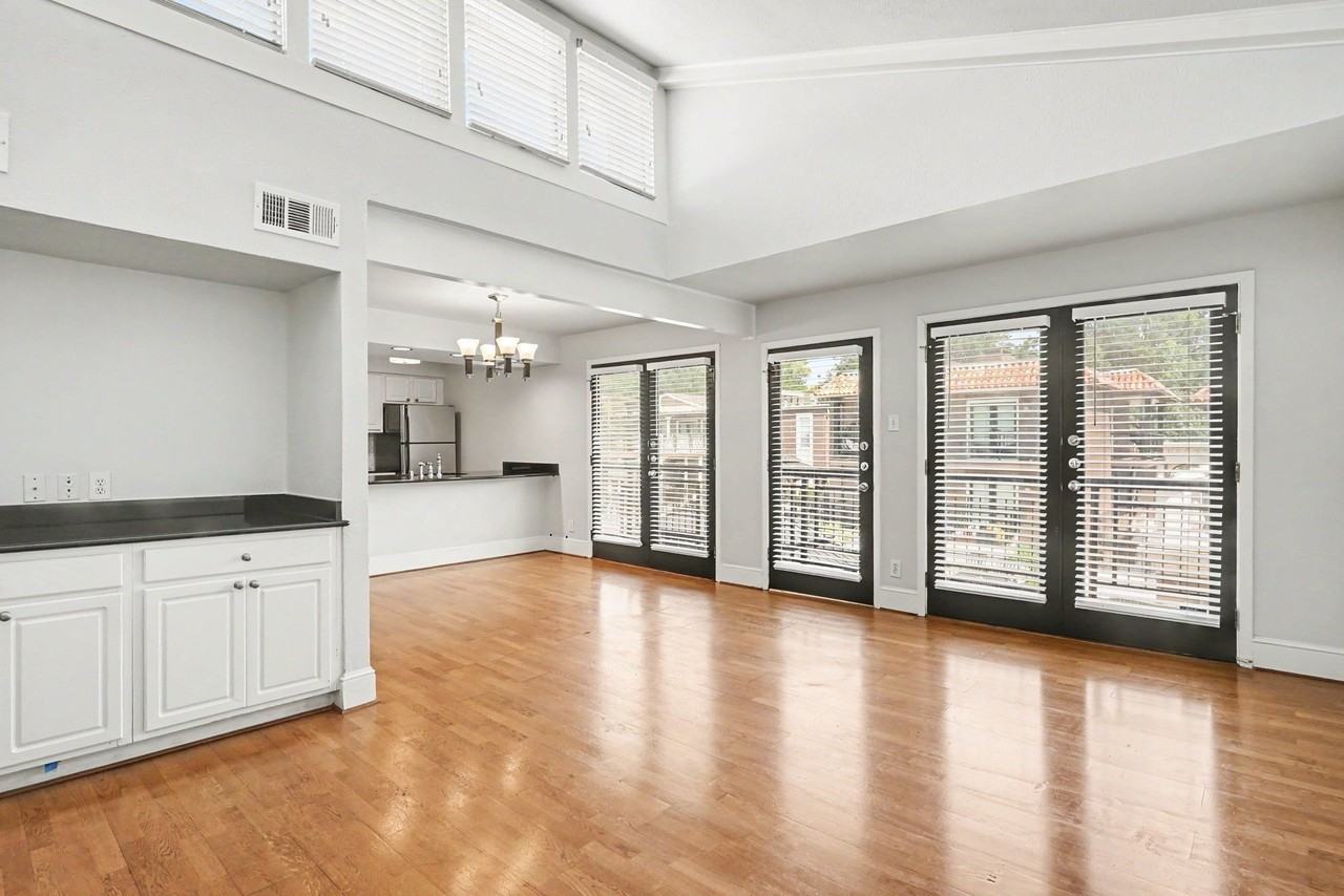 5926 Sandhurst Ln #223 - Photo 3 of 39