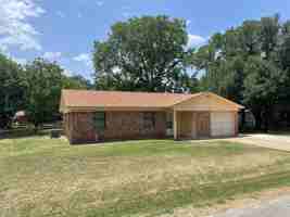 featured image of 204 Cedar Ln