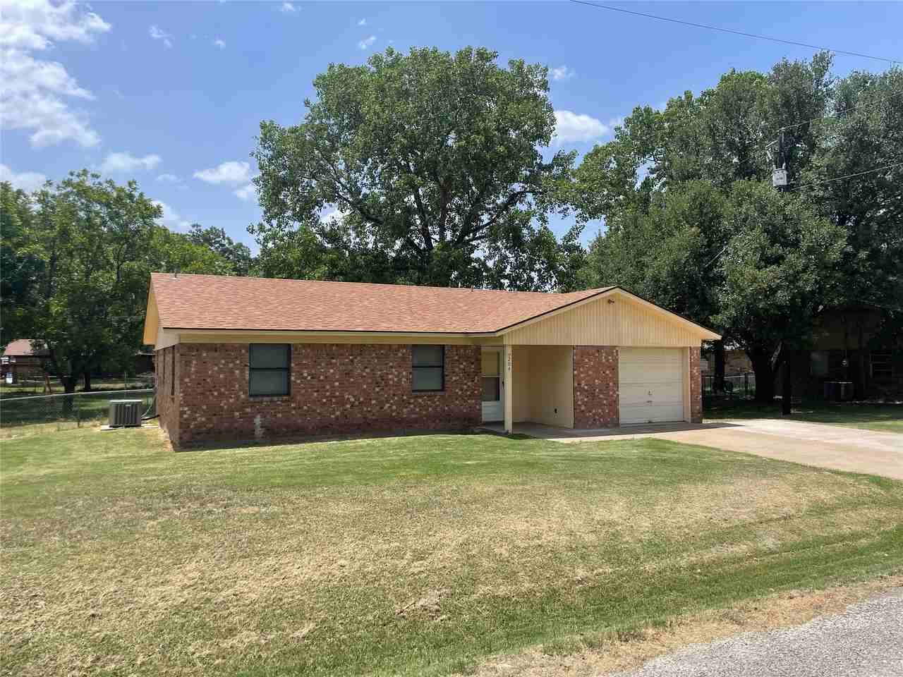 204 Cedar Ln - Photo 2 of 22