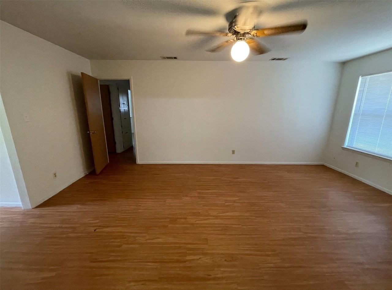 204 Cedar Ln - Photo 5 of 22