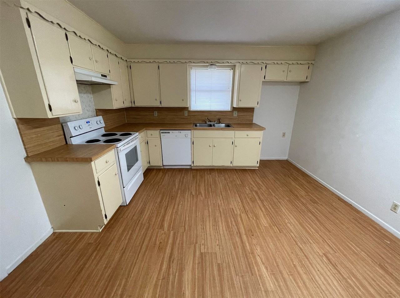204 Cedar Ln - Photo 6 of 22