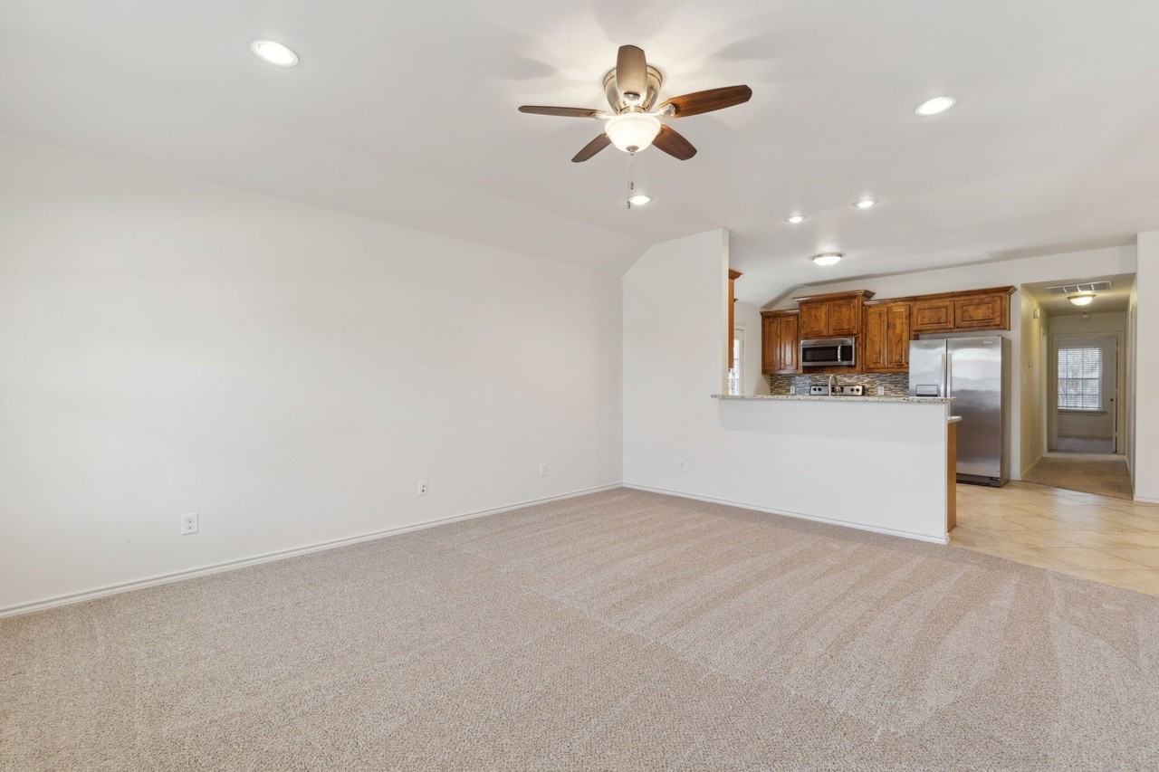 233 Firefly Dr - Photo 2 of 16