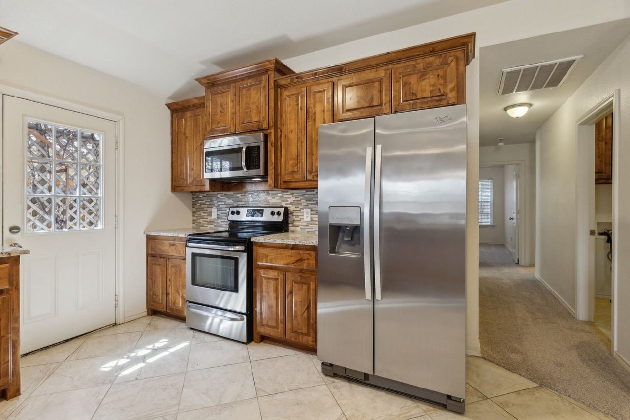 233 Firefly Dr - Photo 4 of 16