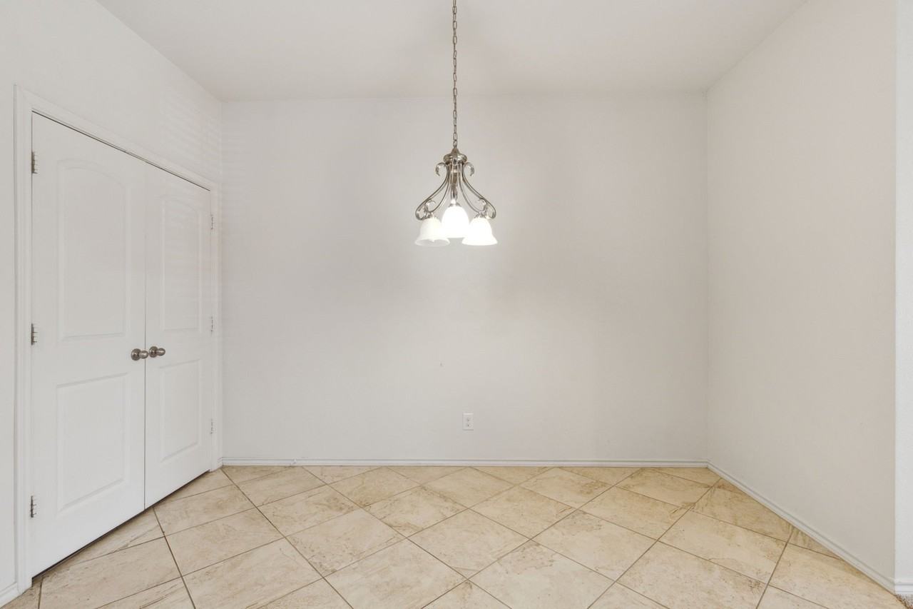 233 Firefly Dr - Photo 7 of 16