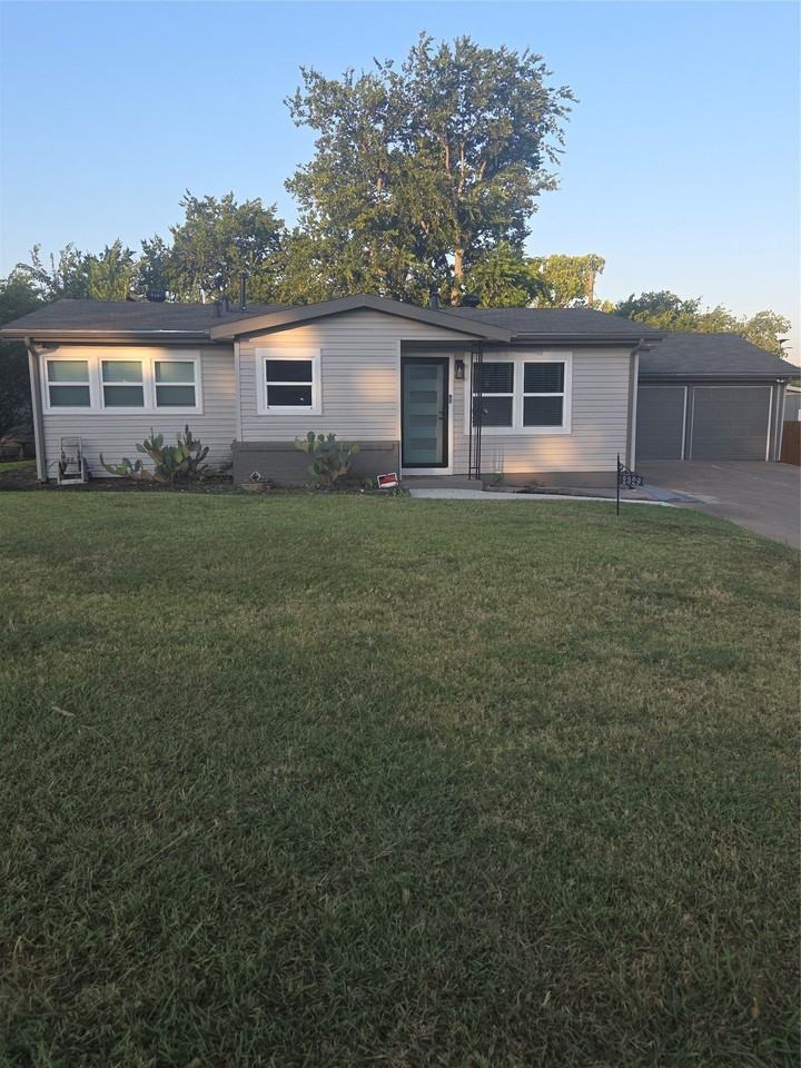 2329 Cass St - Photo 3 of 21