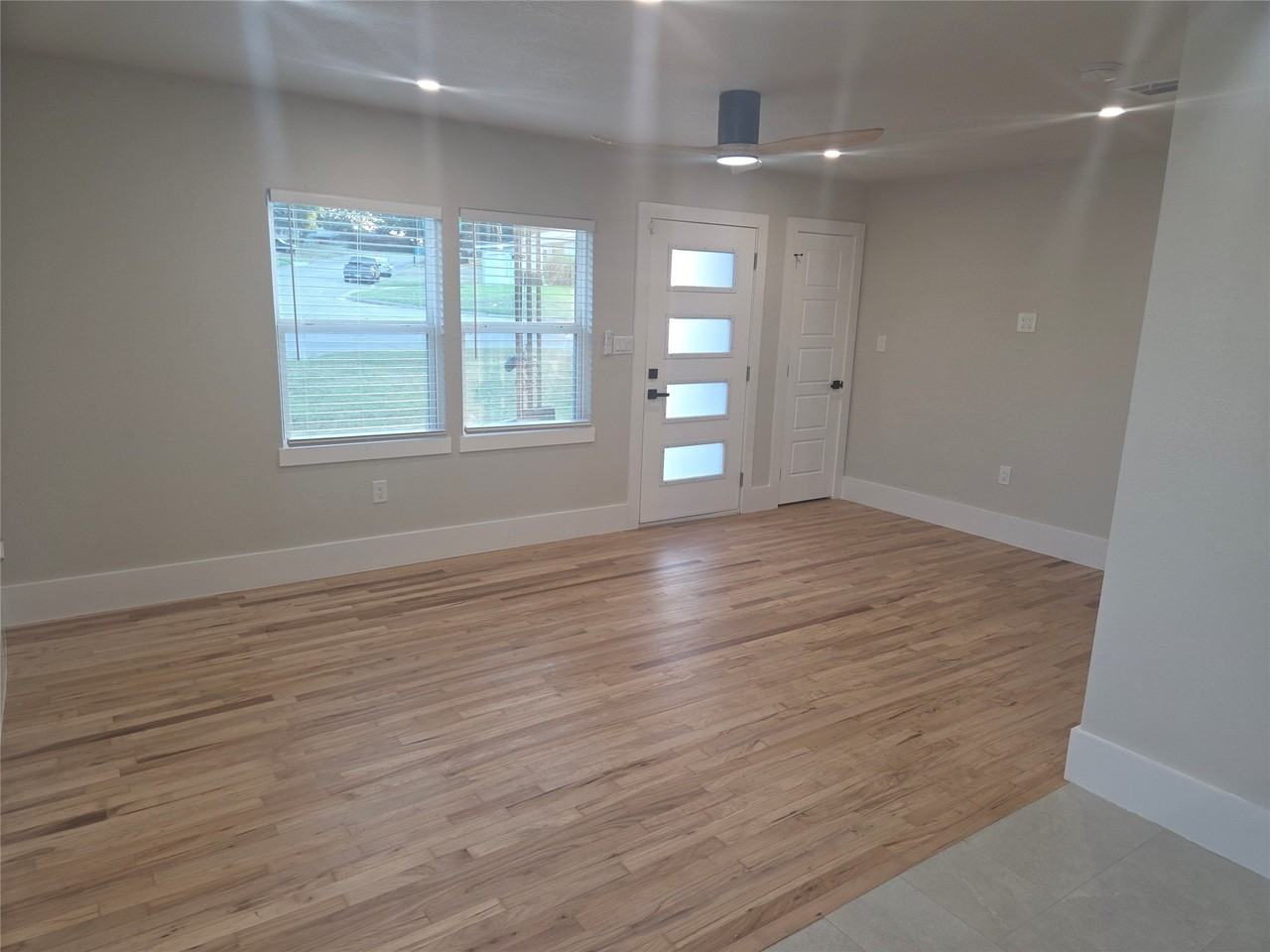 2329 Cass St - Photo 7 of 21