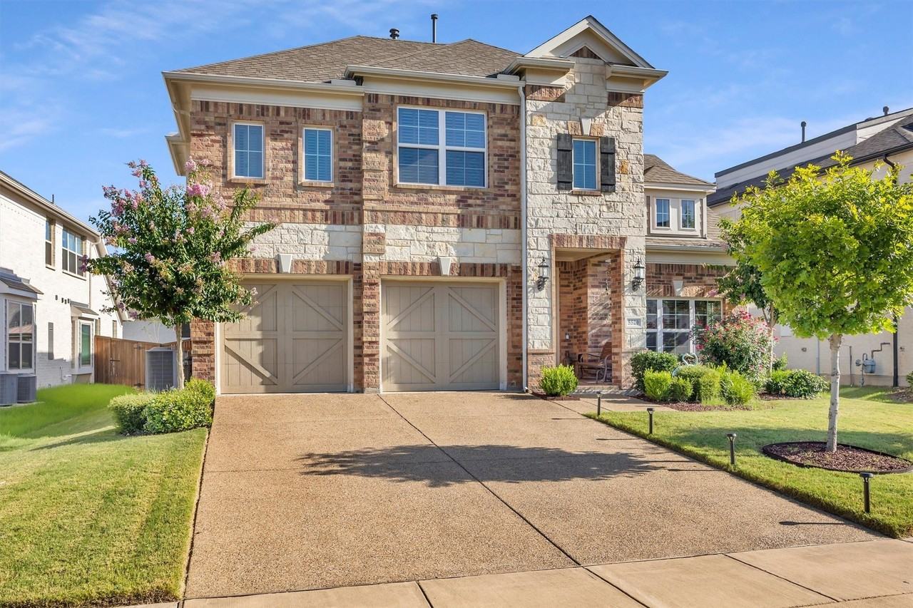 5520 Palisades Dr - Photo 2 of 39