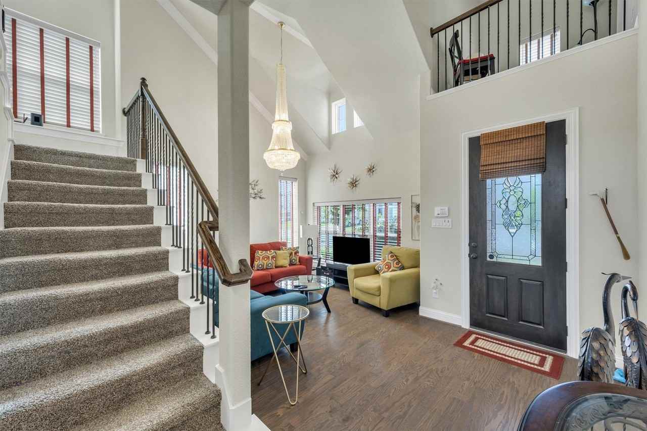 5520 Palisades Dr - Photo 6 of 39