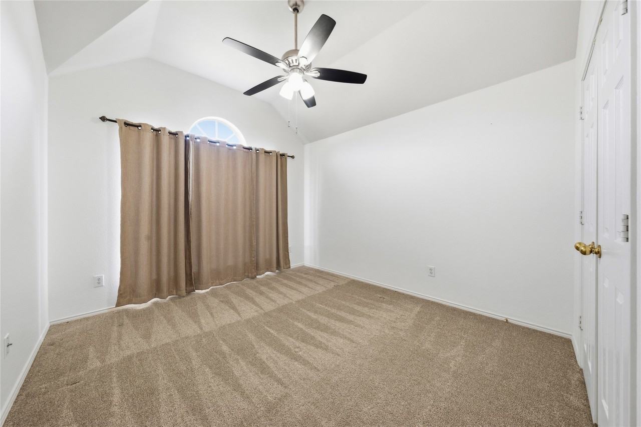 3011 Downhill Ln - Photo 7 of 28