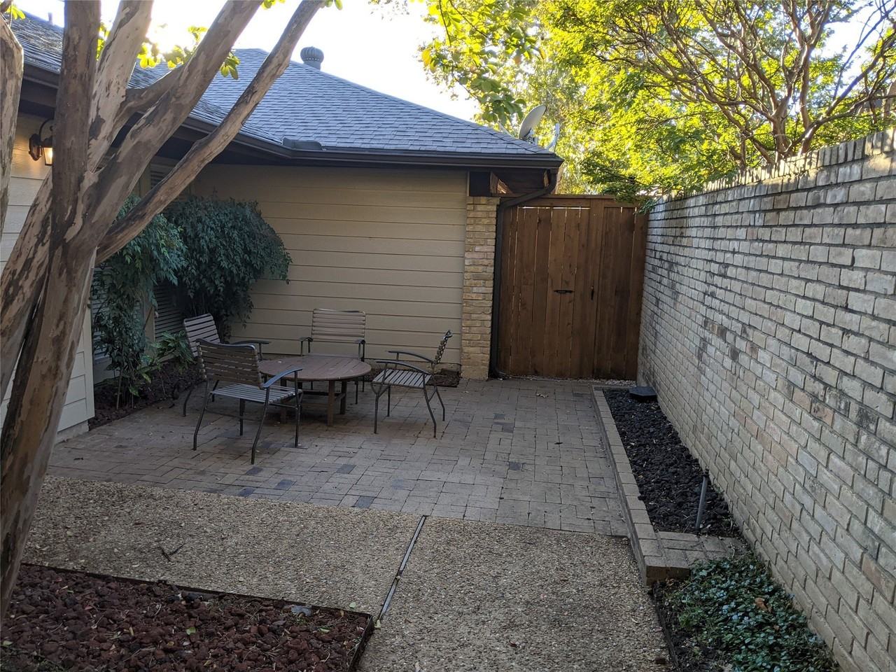 12619 Montfort Dr - Photo 2 of 19