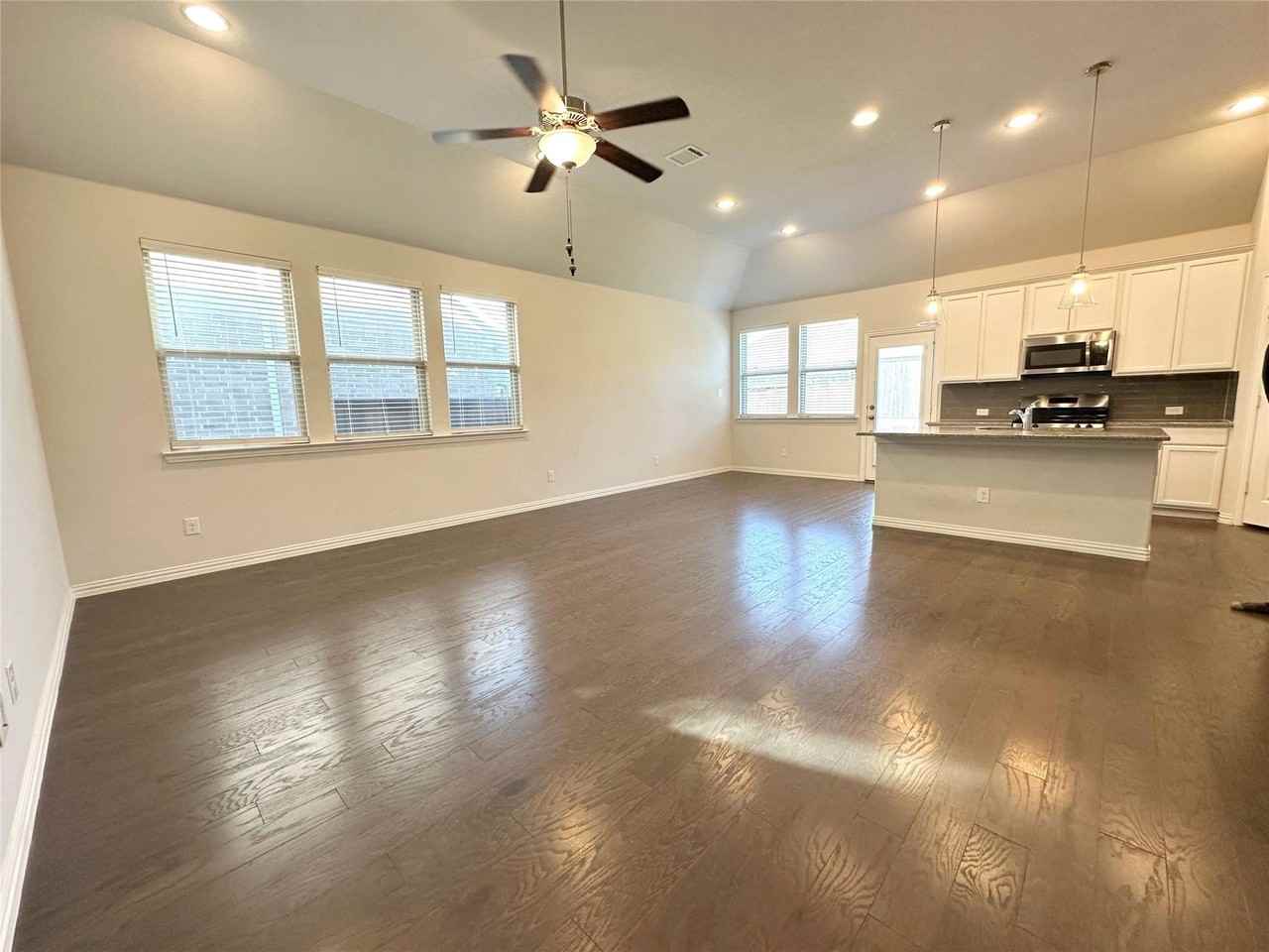 716 Monarch Ln - Photo 2 of 13