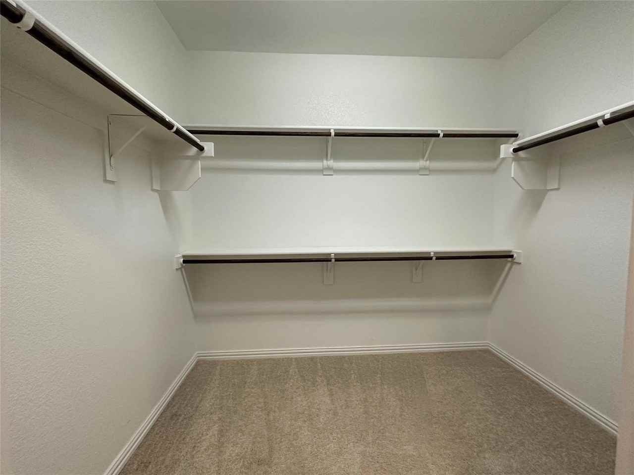 716 Monarch Ln - Photo 6 of 13