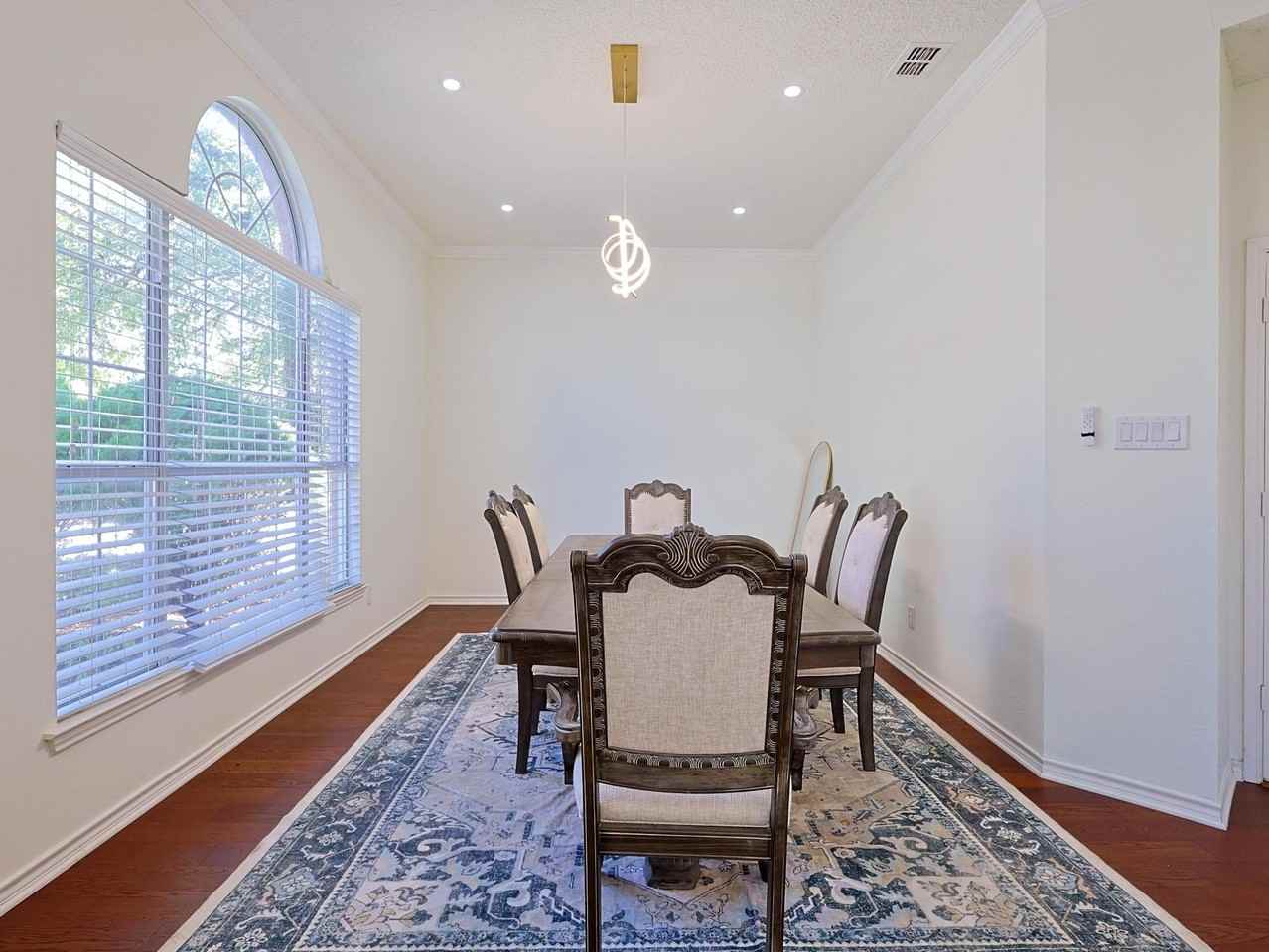 501 Halifax Ln - Photo 5 of 28