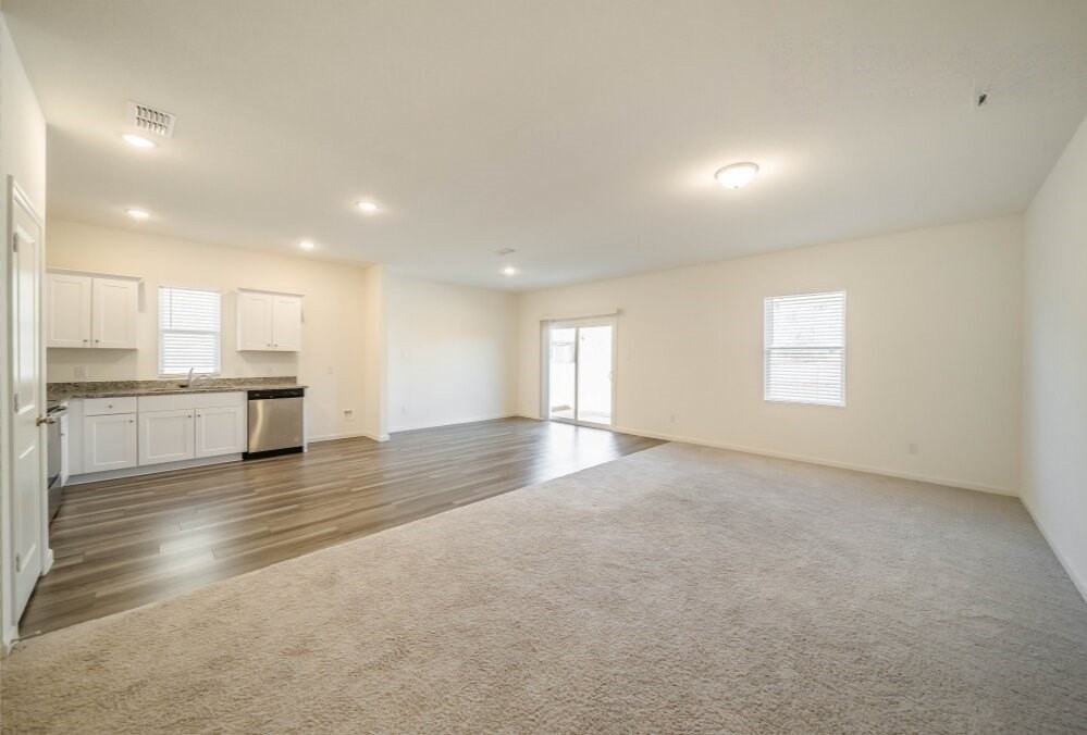 808 Juniper St - Photo 3 of 26