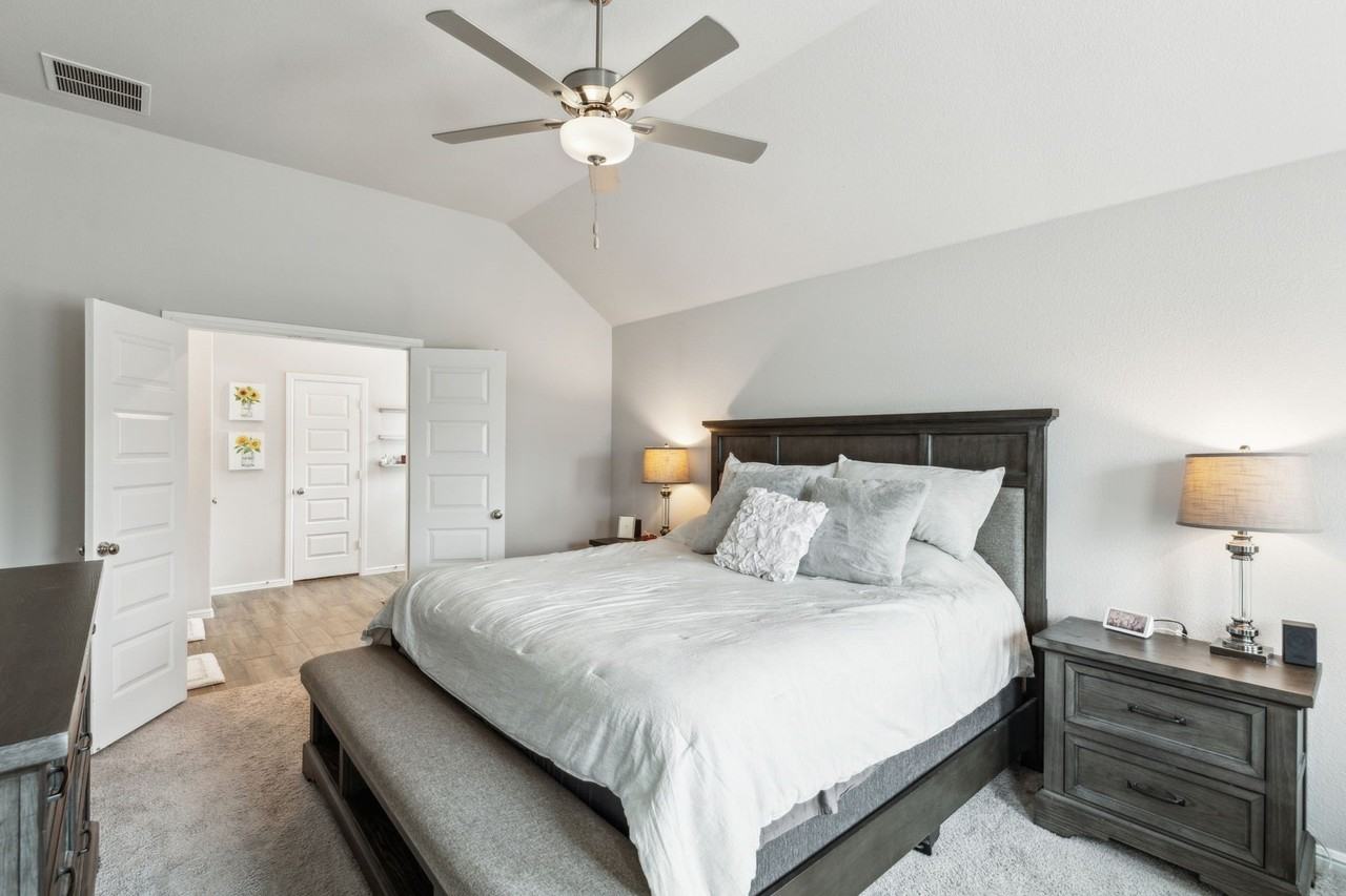 1424 Bellaire St - Photo 5 of 27