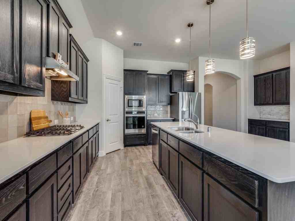 1717 Green Valley Way - Photo 4 of 22