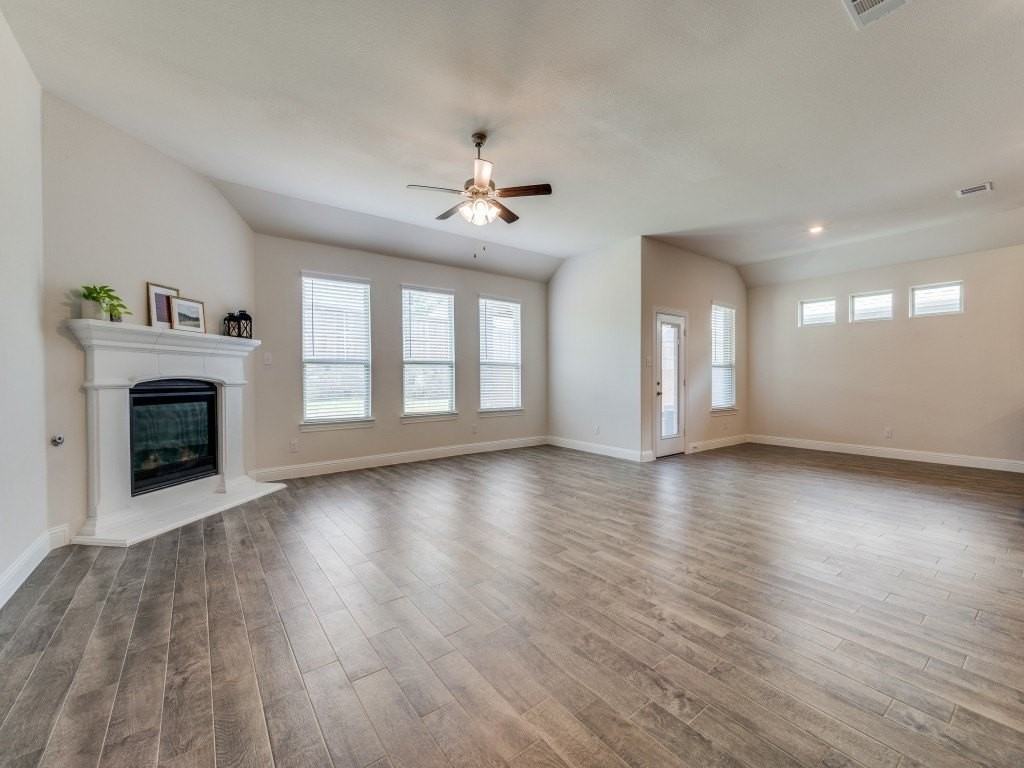 1717 Green Valley Way - Photo 5 of 22