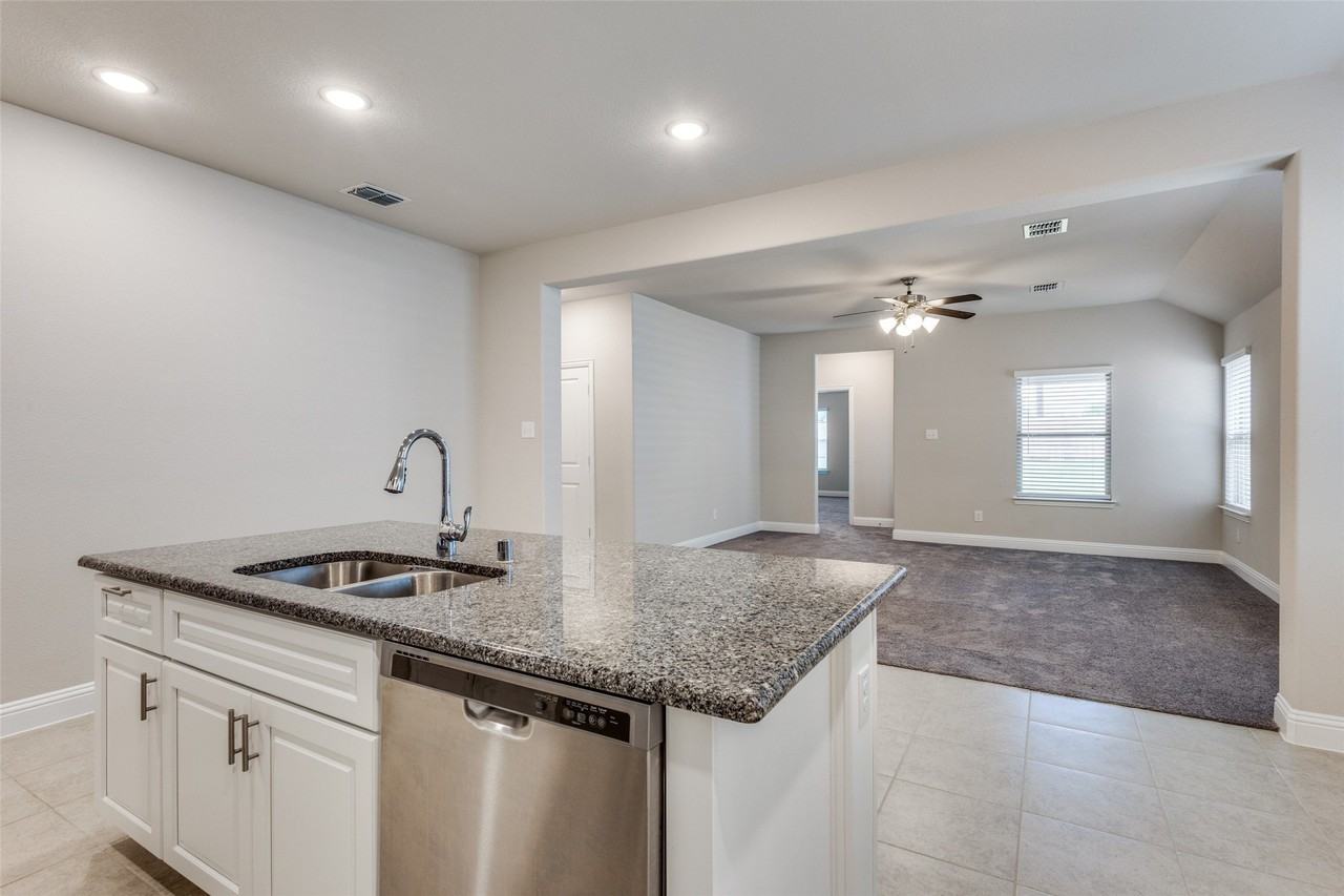5908 Aster Dr - Photo 4 of 25