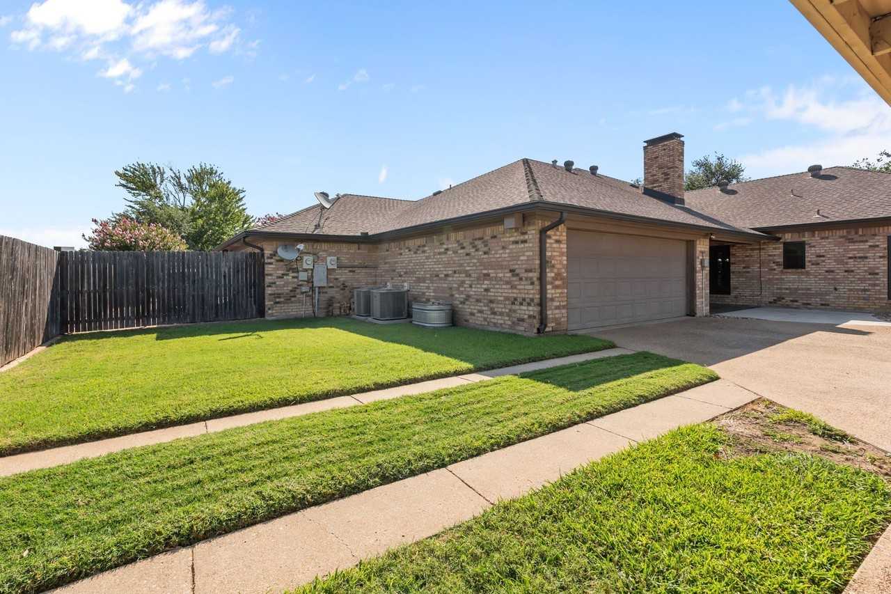 5110 Ledgestone Dr - Photo 5 of 37