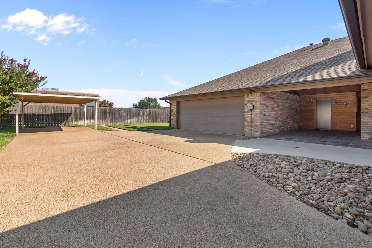 5110 Ledgestone Dr - Photo 7 of 37