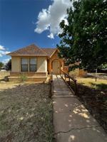 featured image of 208 Lewis Front St