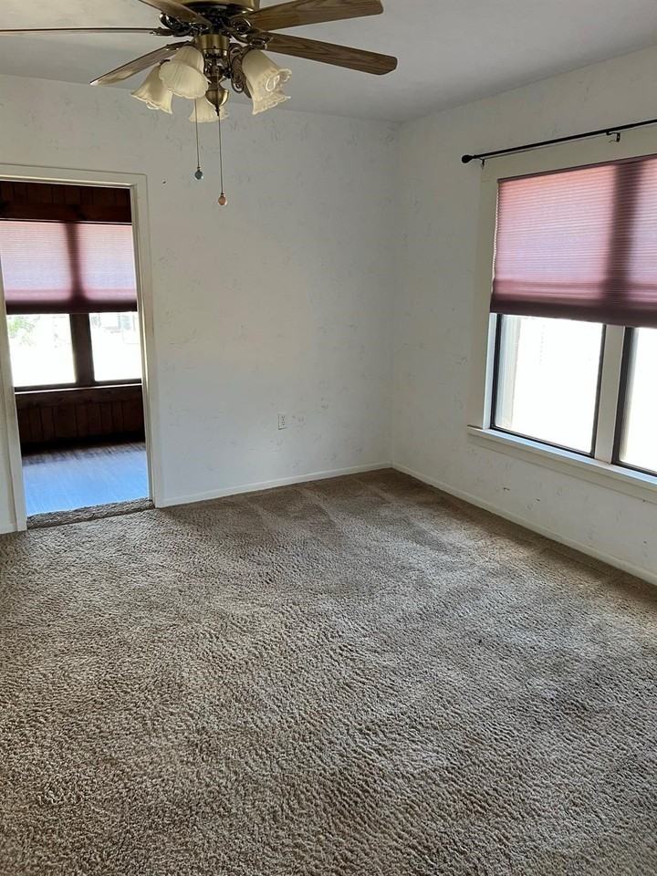 208 Lewis Front St - Photo 3 of 19