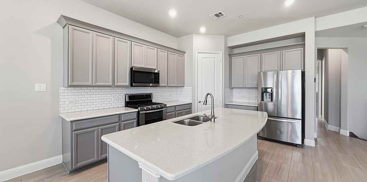 5518 Liberty Dr - Photo 3 of 21