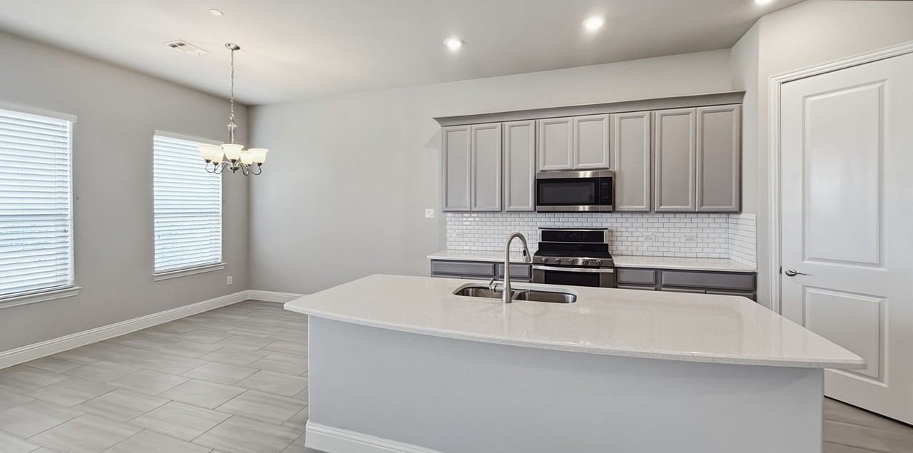5518 Liberty Dr - Photo 4 of 21