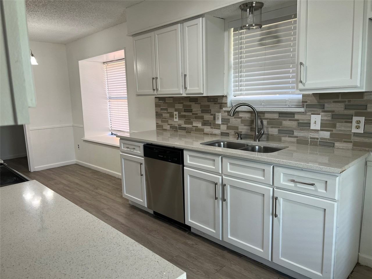 1514 Silverleaf Dr - Photo 4 of 27