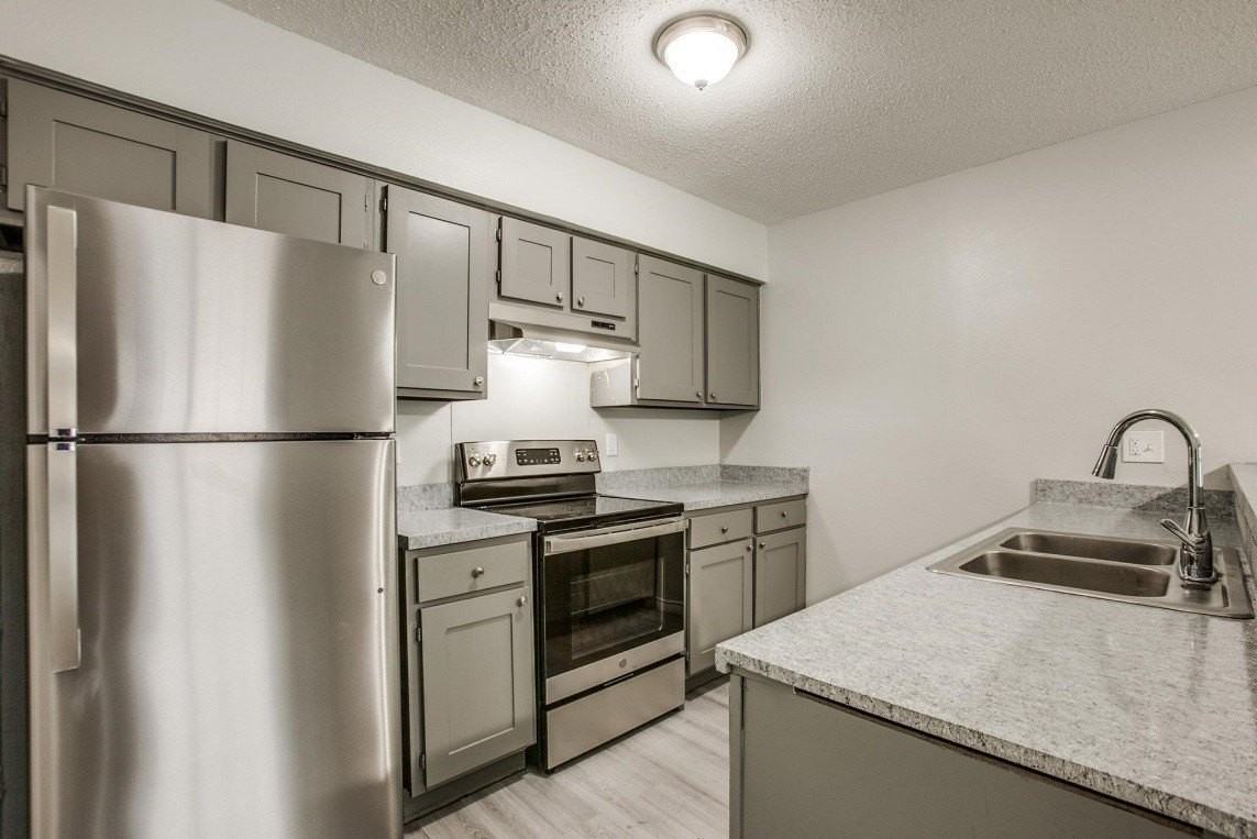 1939 Cranford Dr #102 - Photo 5 of 14