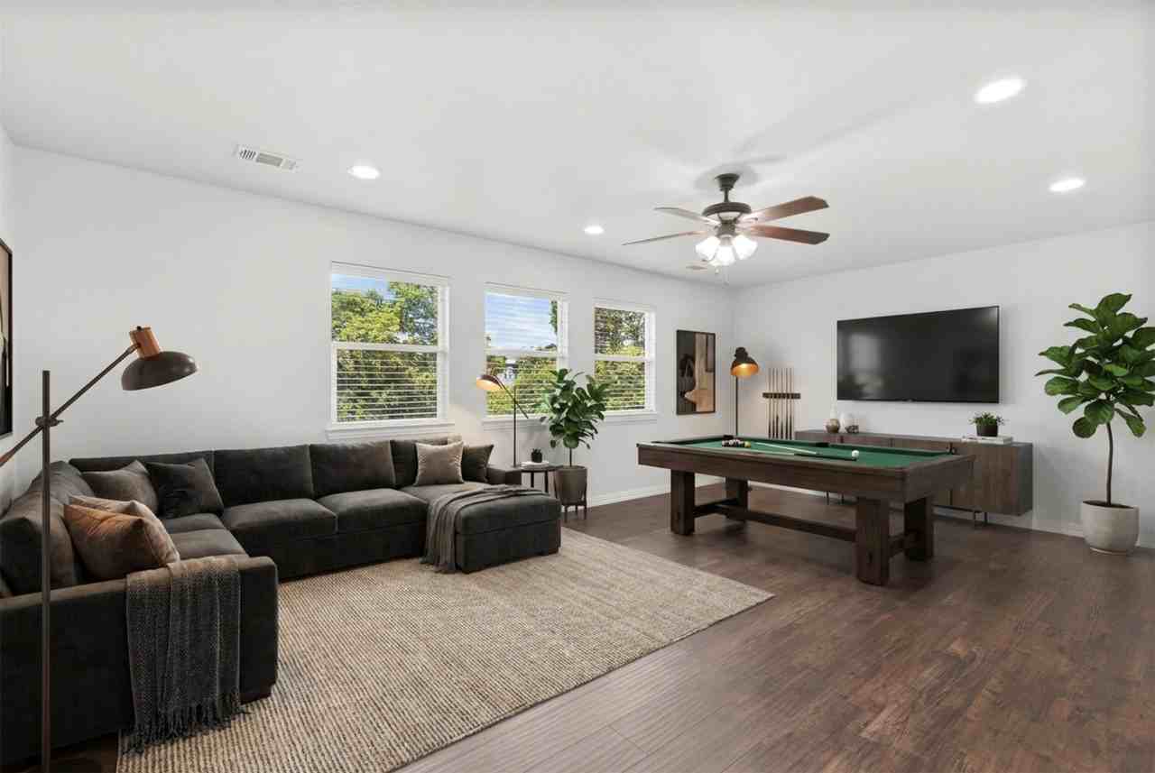 821 Westwood Ct - Photo 4 of 35