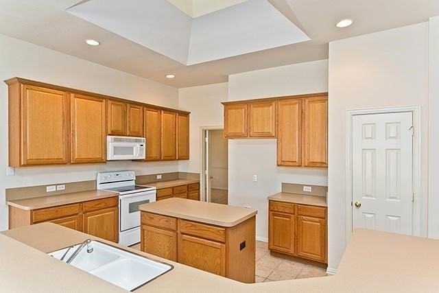 2448 Loch Haven Ct - Photo 7 of 23