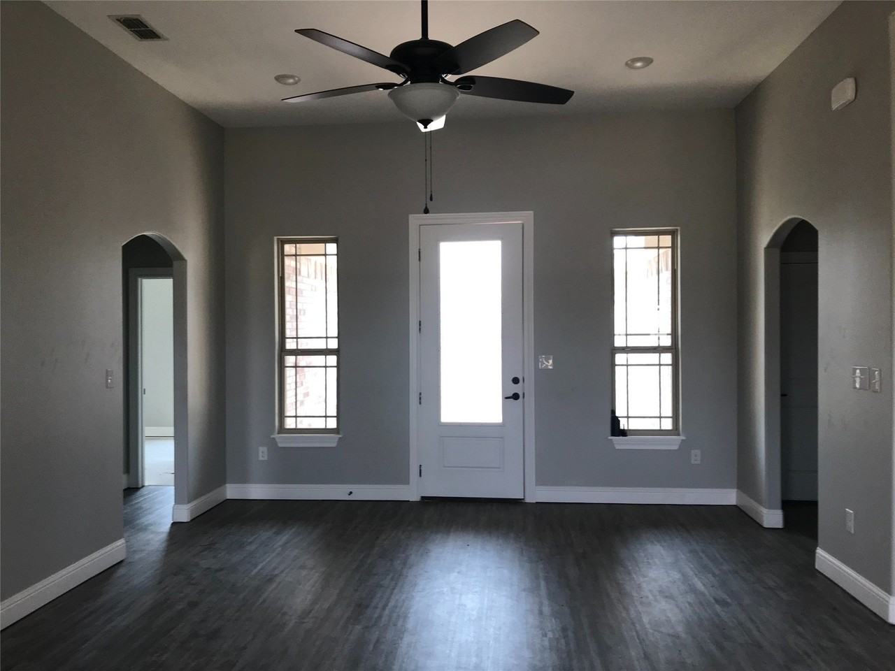 132 Carriage Hills Pkwy - Photo 3 of 15