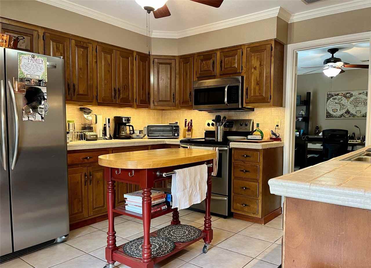 15542 Earlport Cir - Photo 6 of 23