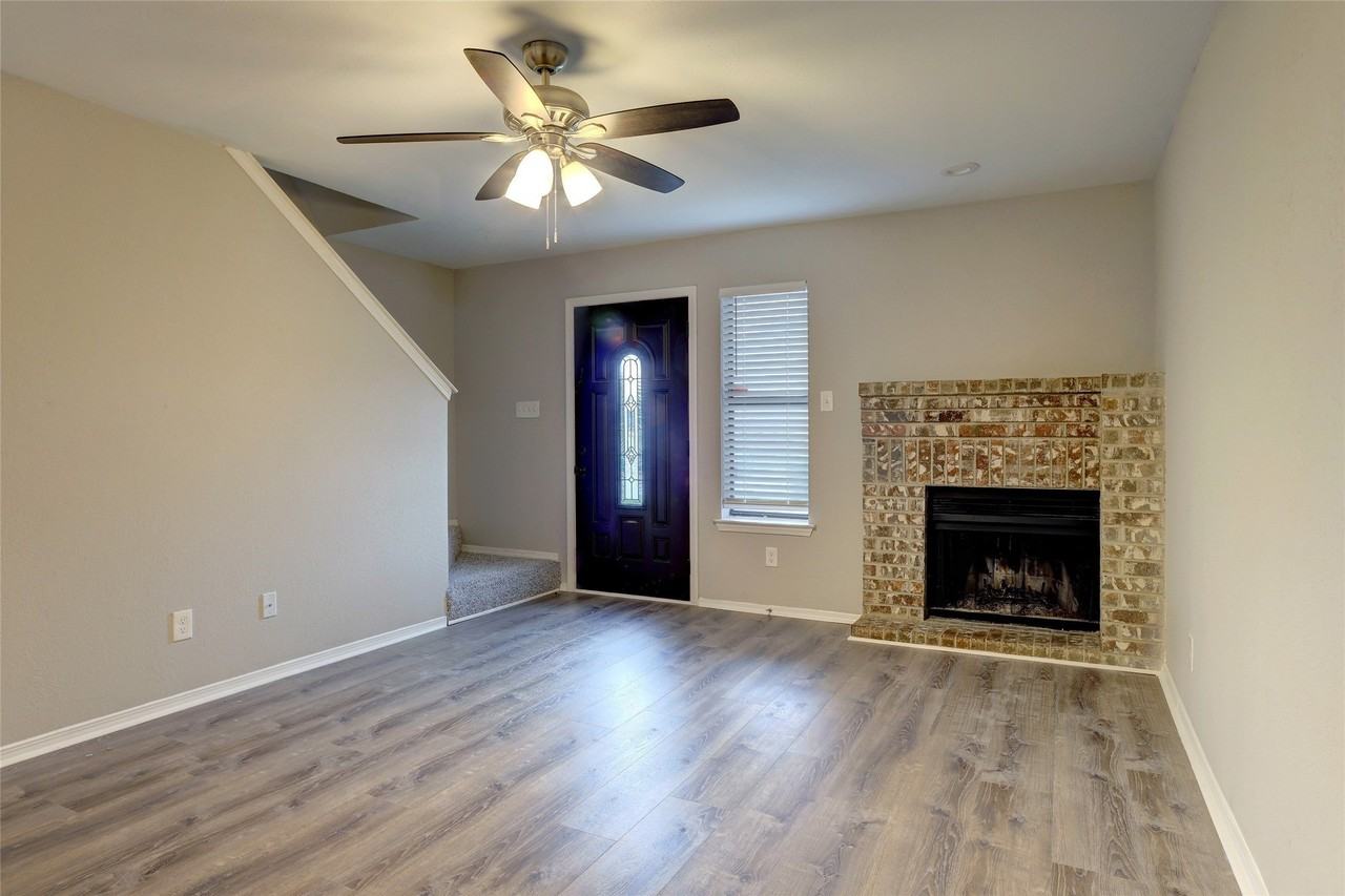 711 Wolftrap Dr - Photo 3 of 19