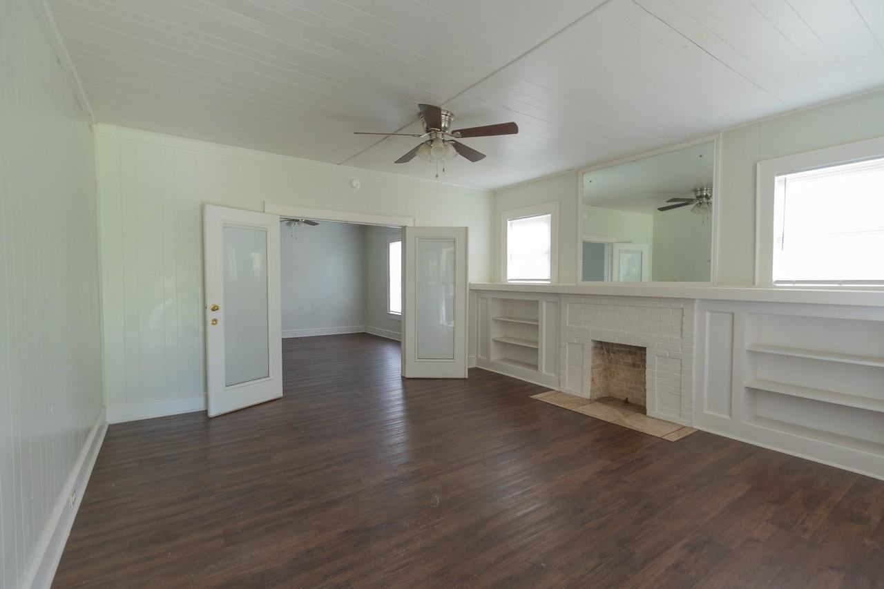 2913 Homan Ave #2913 - Photo 2 of 16