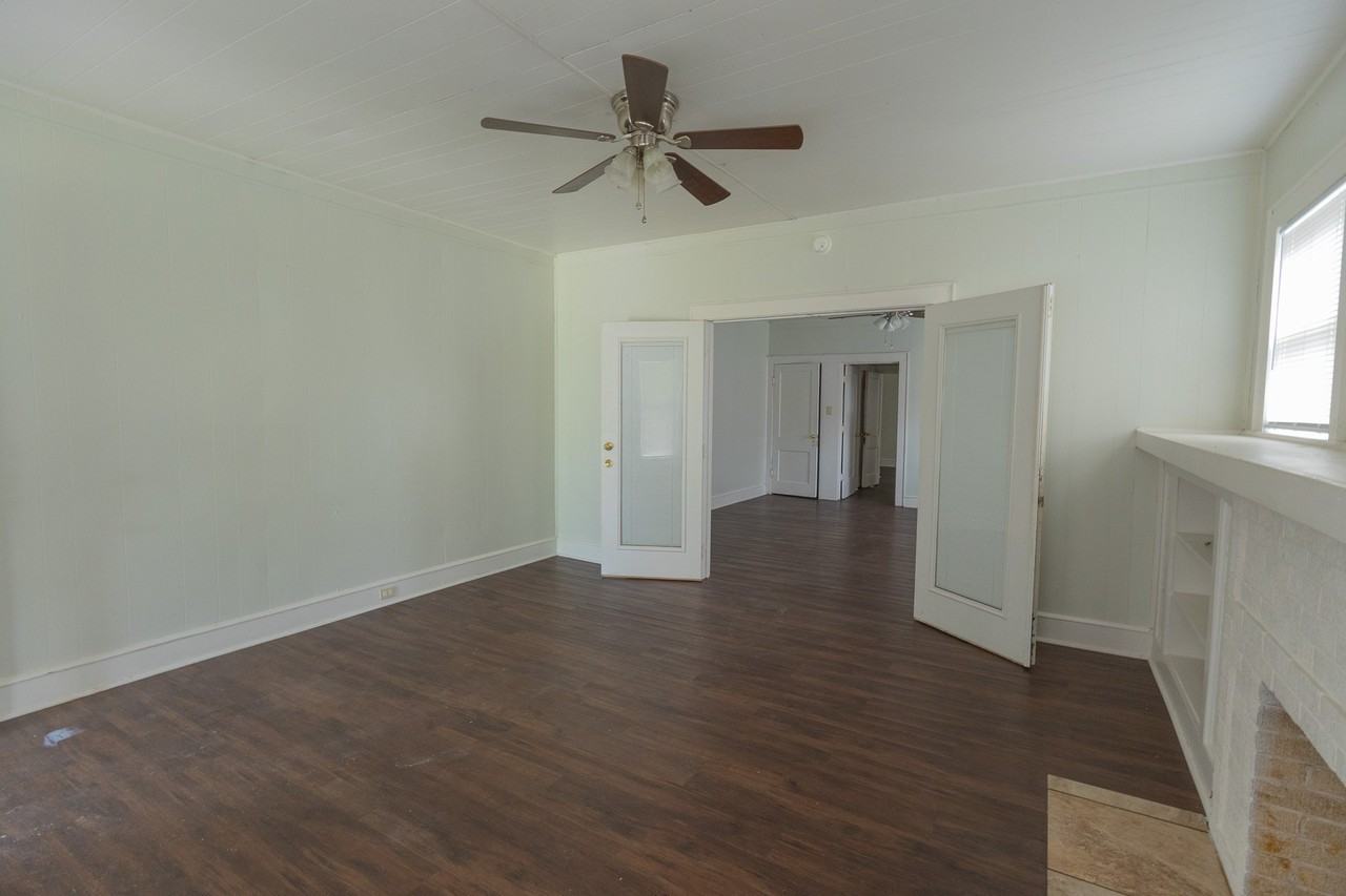 2913 Homan Ave #2913 - Photo 3 of 16