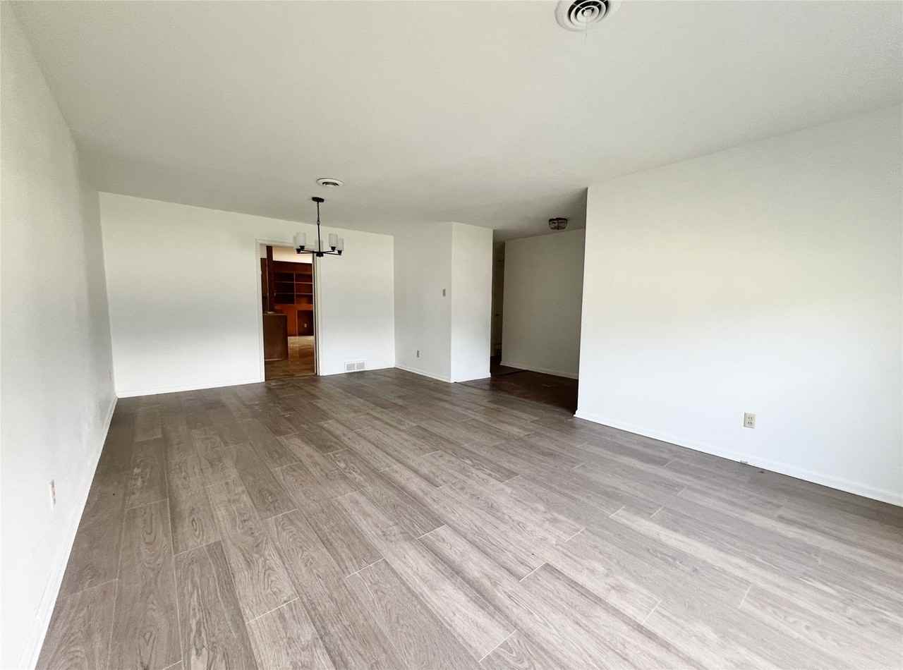 3641 Townsend Dr - Photo 2 of 14
