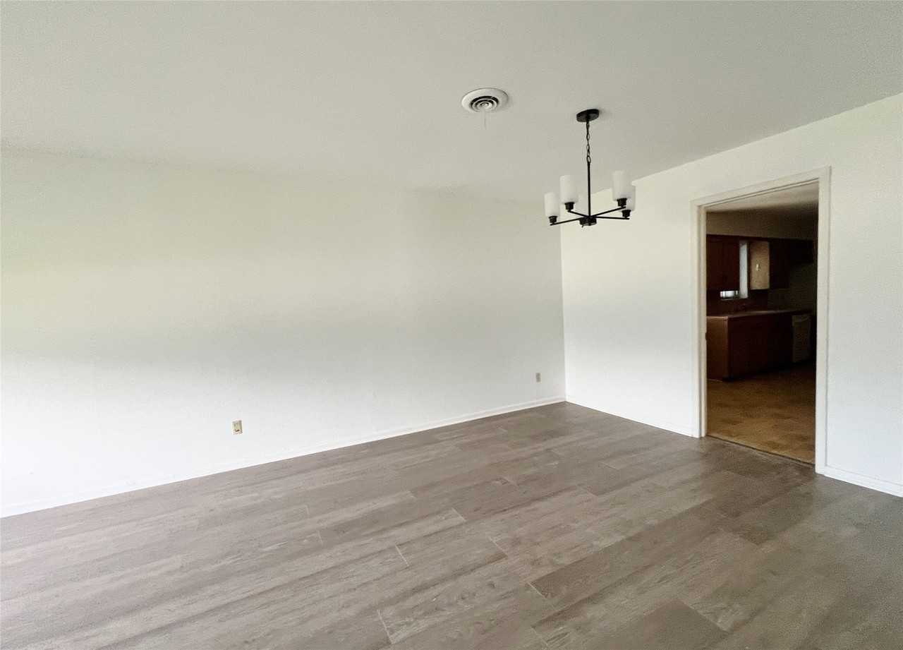 3641 Townsend Dr - Photo 3 of 14
