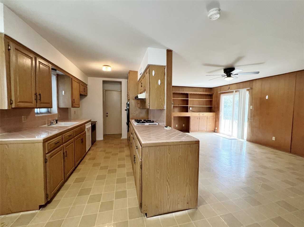3641 Townsend Dr - Photo 6 of 14