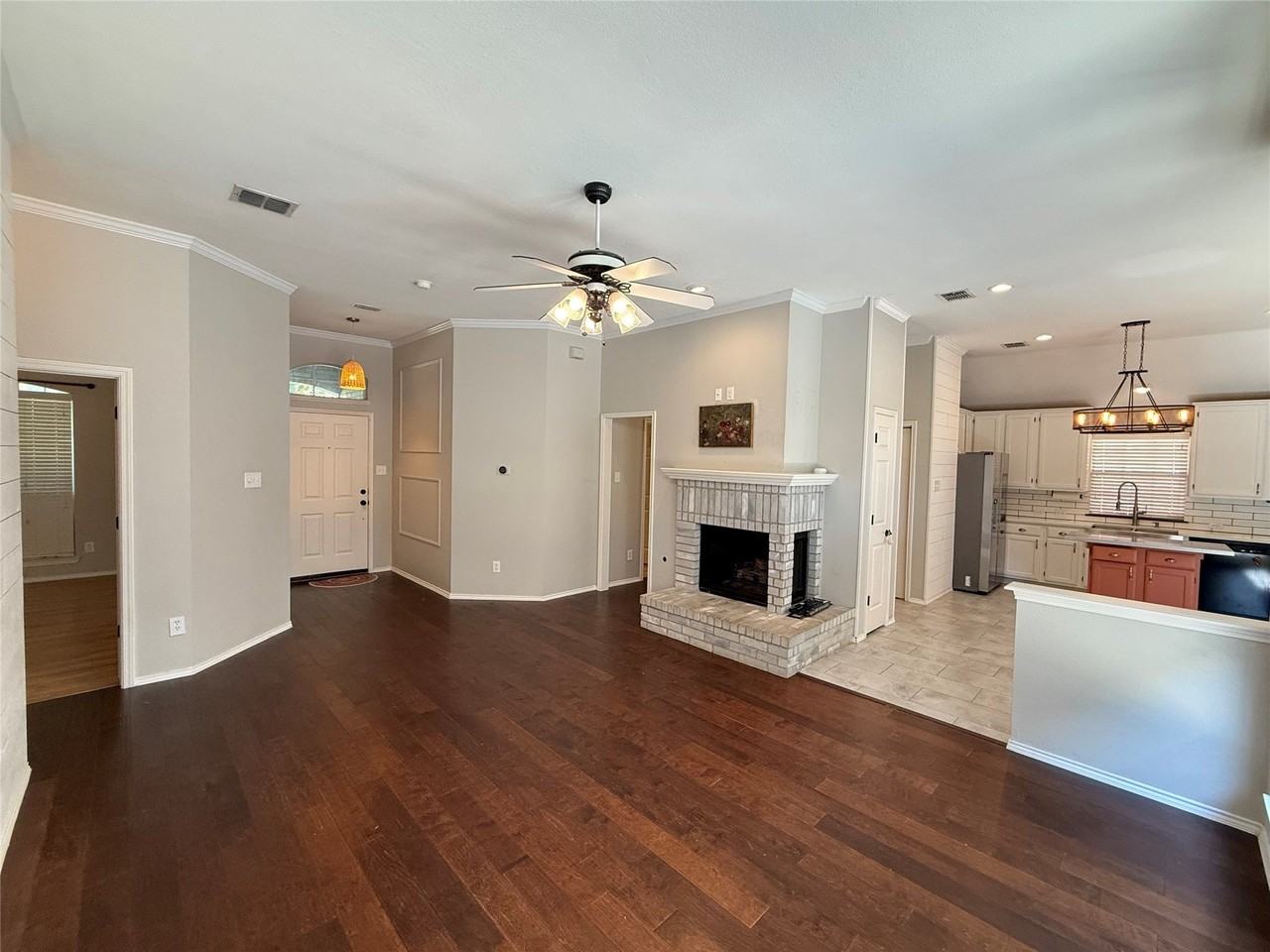 12100 Biloxi Dr - Photo 2 of 23