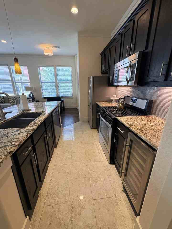 4223 Wycliff Ave #4 - Photo 4 of 20