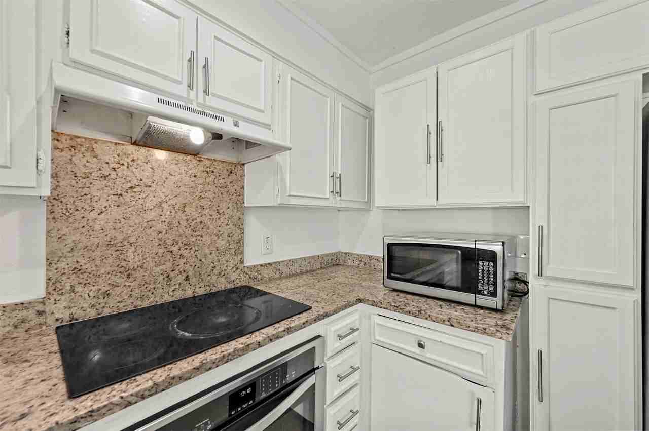 2029 Greenwood Rd - Photo 6 of 20