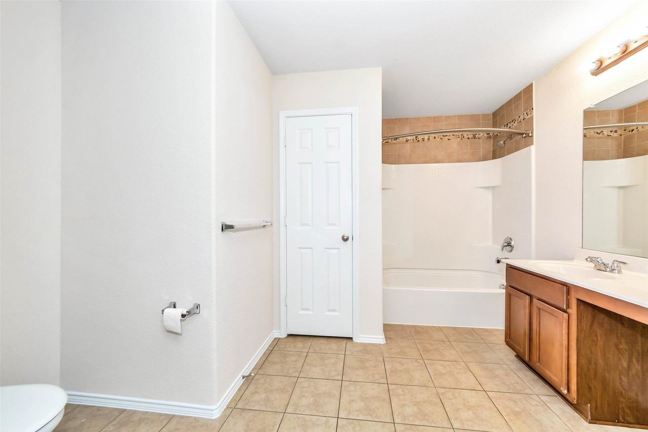 12644 Harvest Grove Dr - Photo 7 of 31