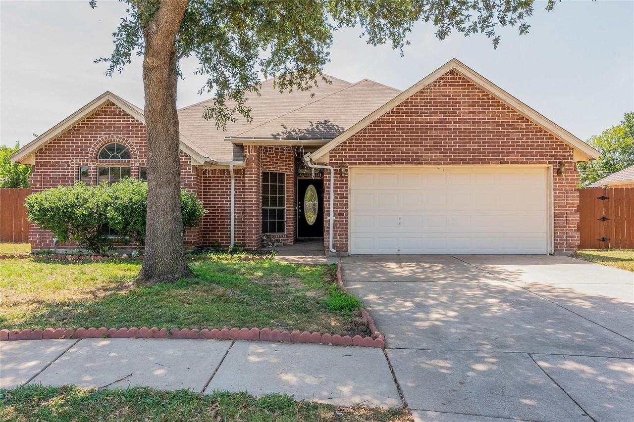 7704 Chandler Ct - Photo 2 of 28