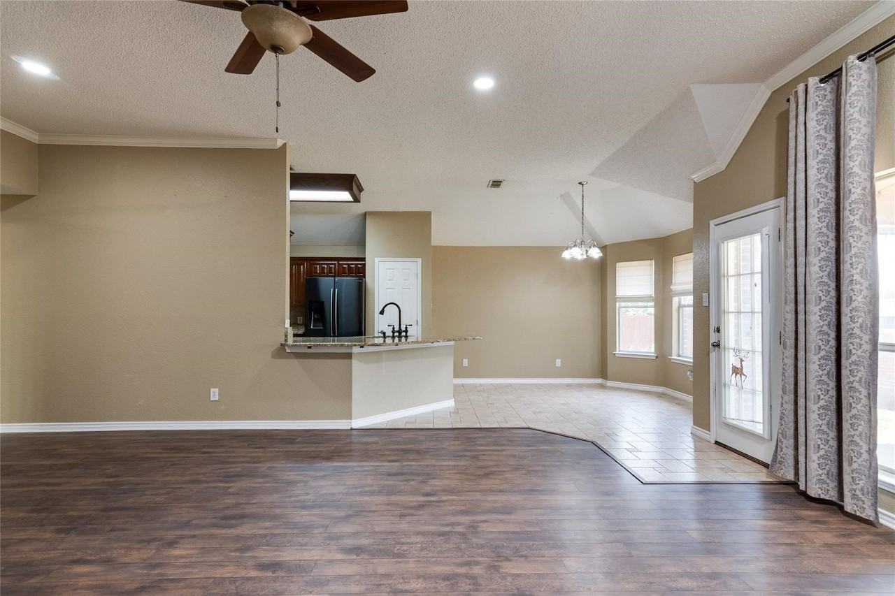 7704 Chandler Ct - Photo 7 of 28